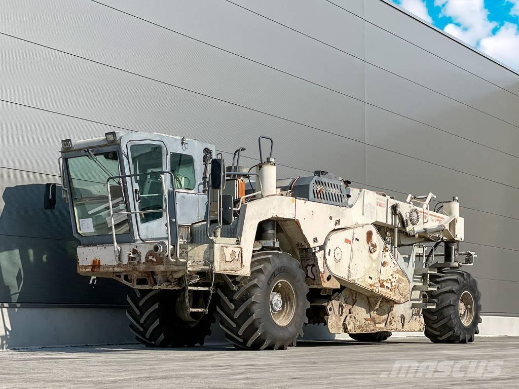 Wirtgen WR 2400 Asfalta savācējs