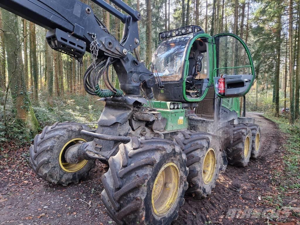 John Deere 1270 E Harvesteri