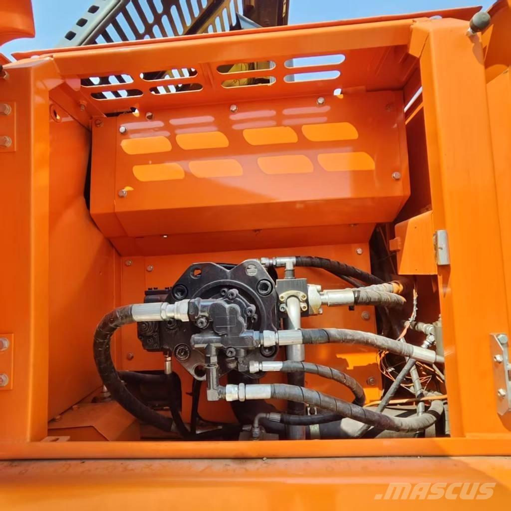 Doosan DX 225 LC Kāpurķēžu ekskavatori