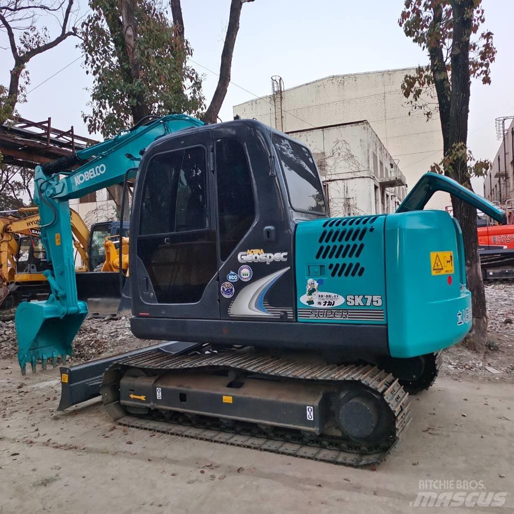 Kobelco SK75 Vidēja lieluma ekskavatori 7 t - 12 t