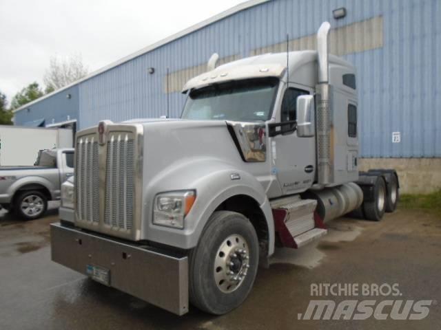 Kenworth W 990 Vilcēji