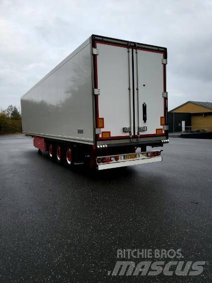 Krone Bokstrailer Noslēgtās piekabes