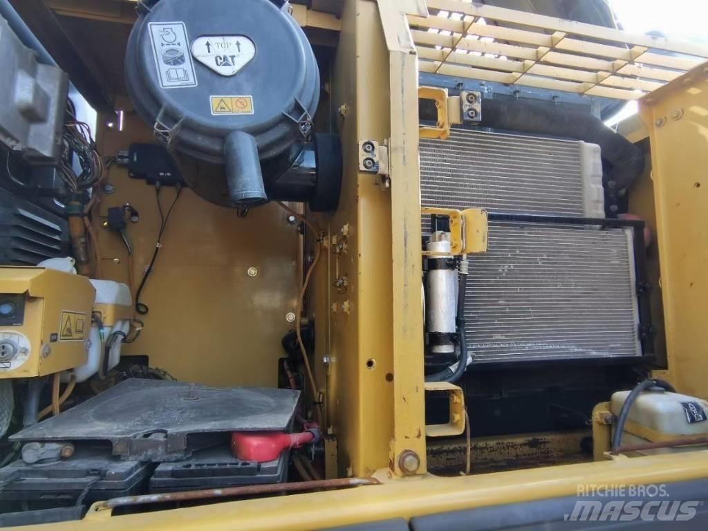CAT 320 Vidēja lieluma ekskavatori 7 t - 12 t