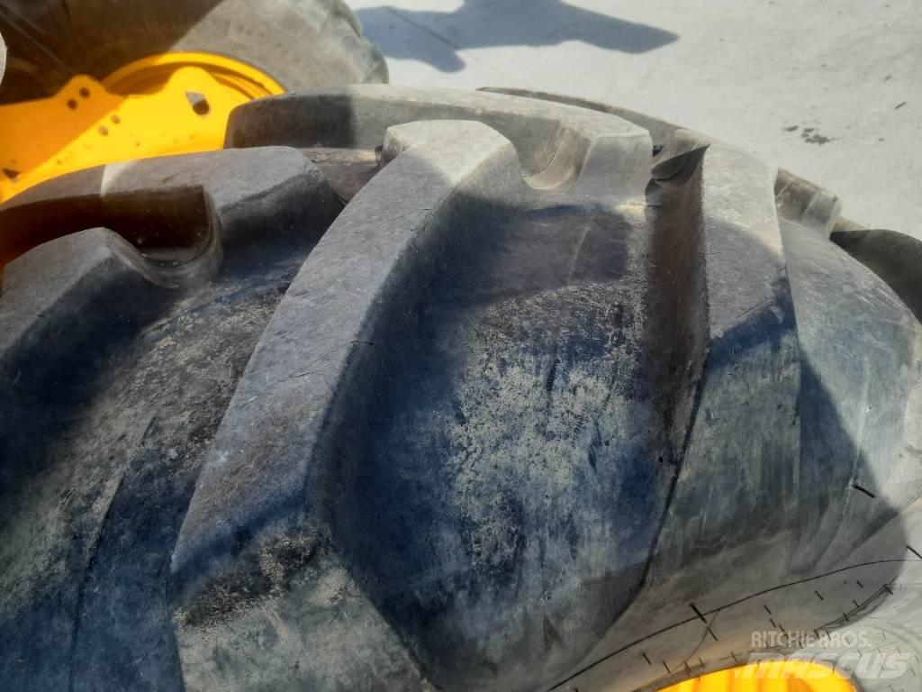 JCB TM 320 Lauksaimniecības pacēlāji