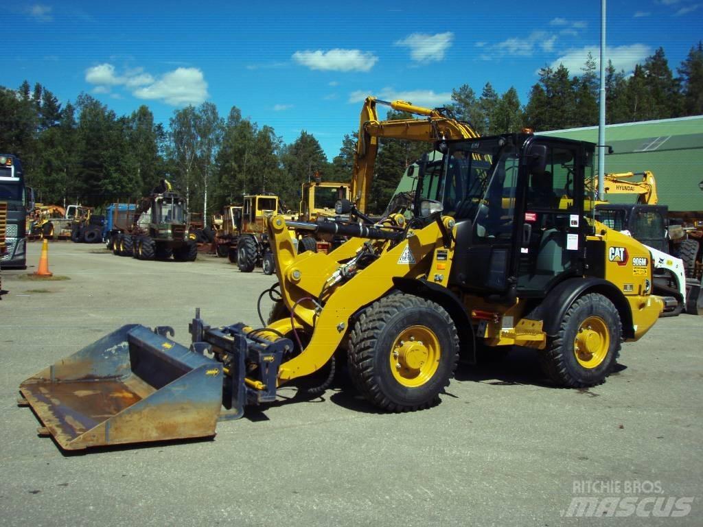 CAT 906 M Iekrāvēji uz riteņiem