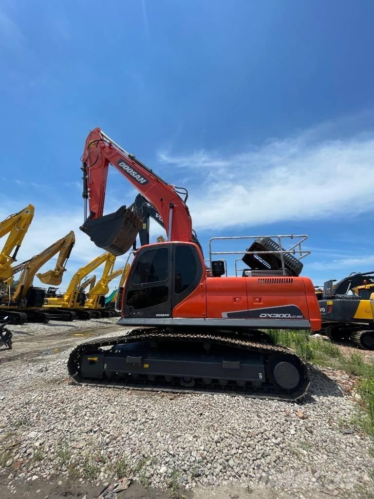 Doosan DX 300 LC Kāpurķēžu ekskavatori