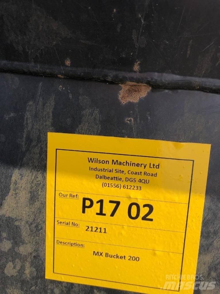 MX 200 Bucket Frontālo iekrāvēju papildaprīkojums