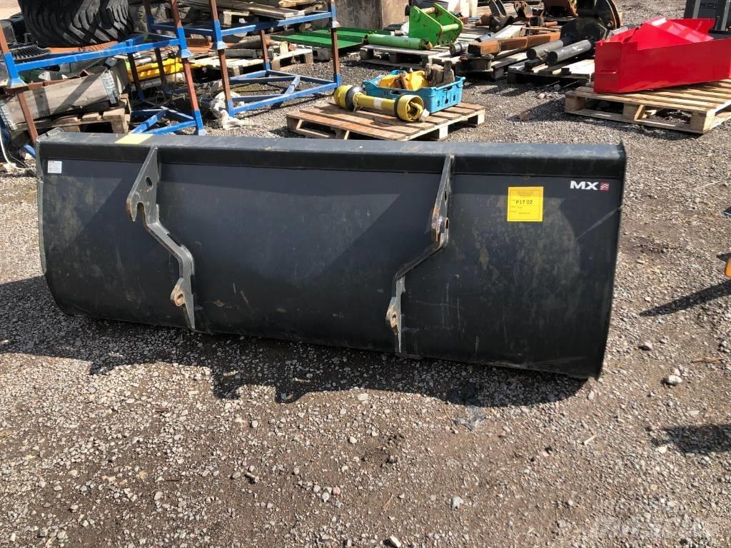 MX 200 Bucket Frontālo iekrāvēju papildaprīkojums