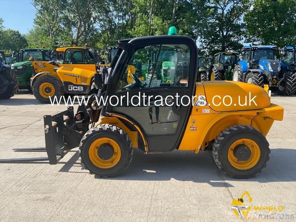 JCB 520-40 Teleskopiskie manipulatori