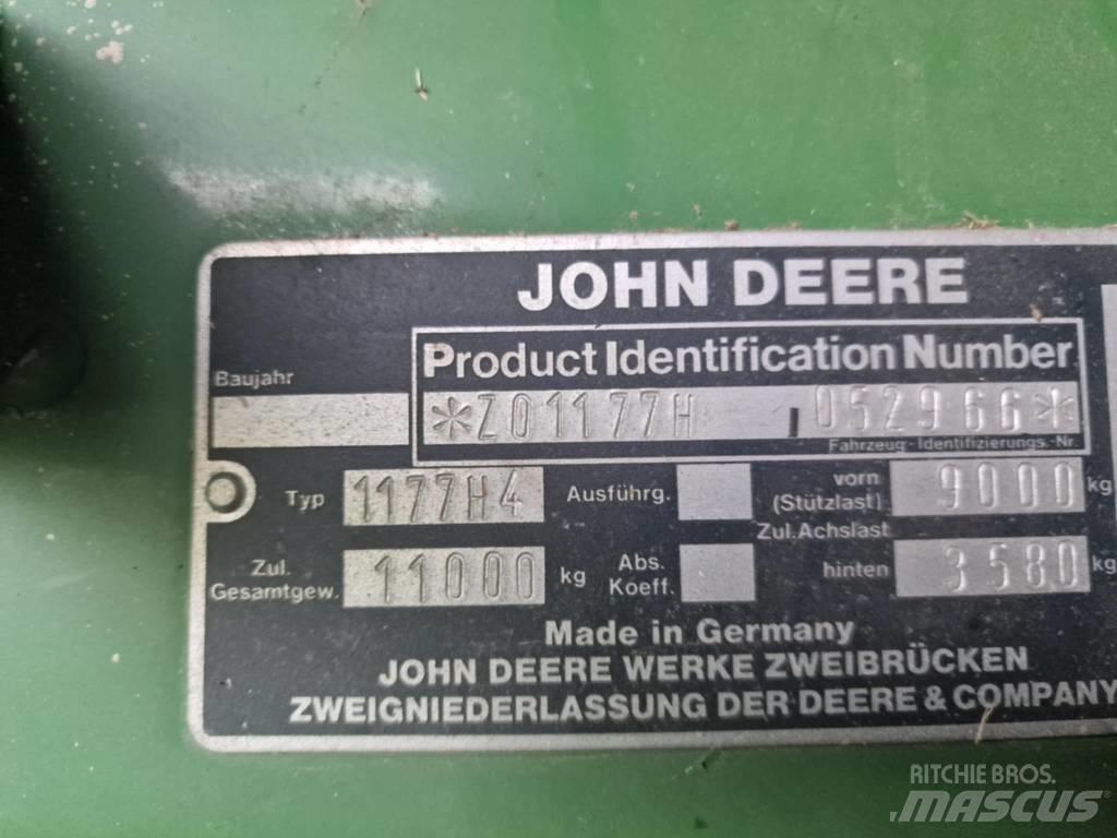 John Deere 1177 Ražas novākšanas kombaini
