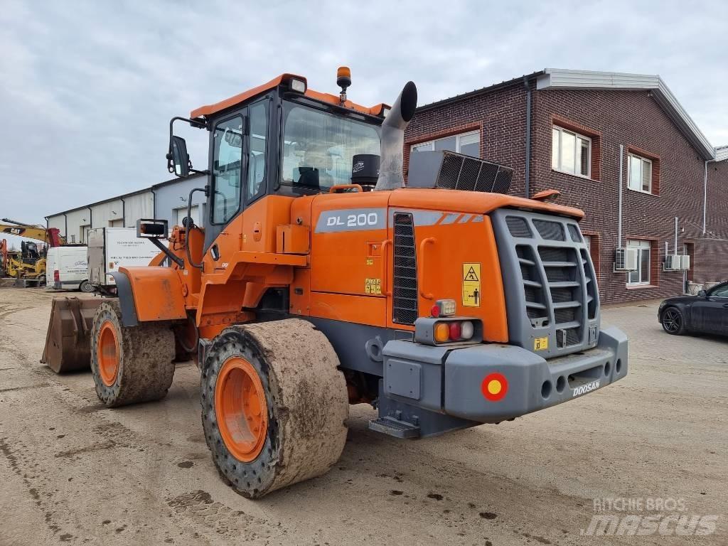 Doosan DL 200-3 Iekrāvēji uz riteņiem