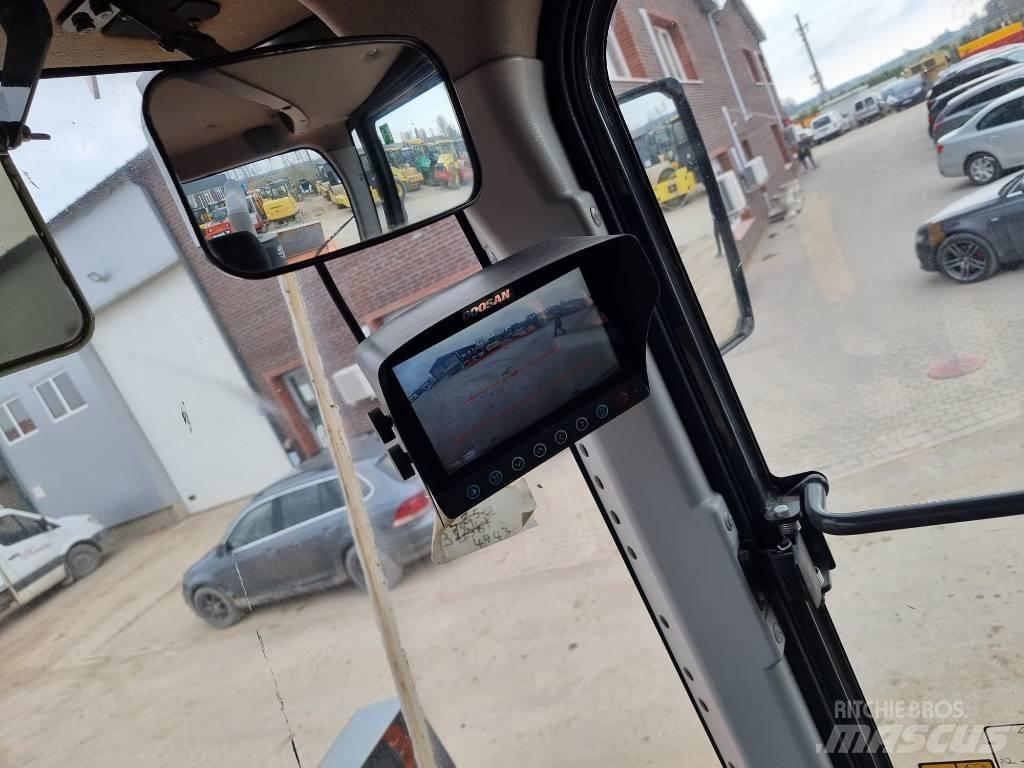 Doosan DL 200-3 Iekrāvēji uz riteņiem