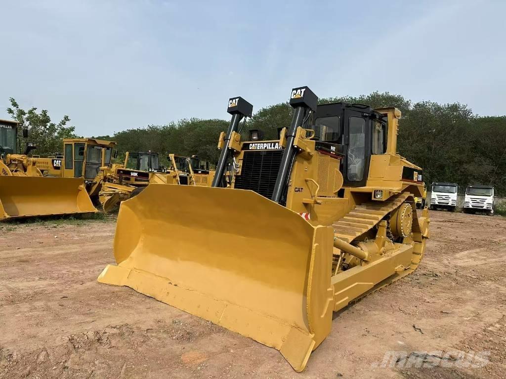 CAT D8R Kāpurķēžu buldozeri