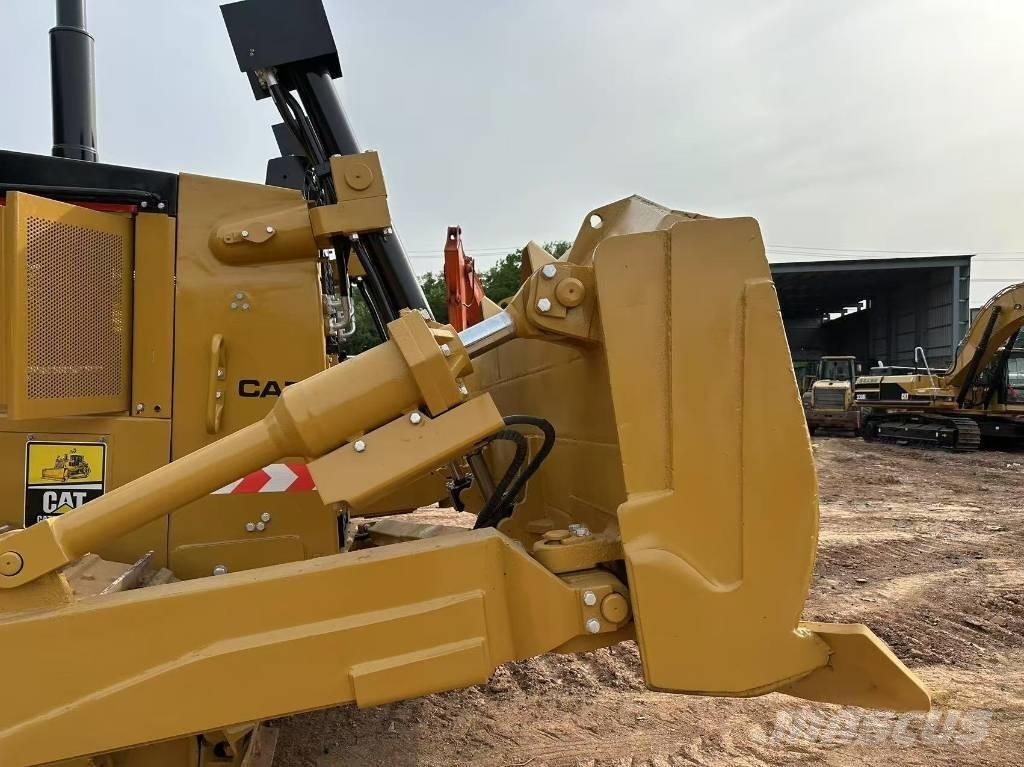 CAT D8R Kāpurķēžu buldozeri