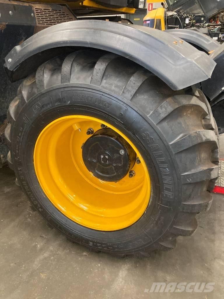 JCB Hydradig HD110W Ekskavatori uz riteņiem