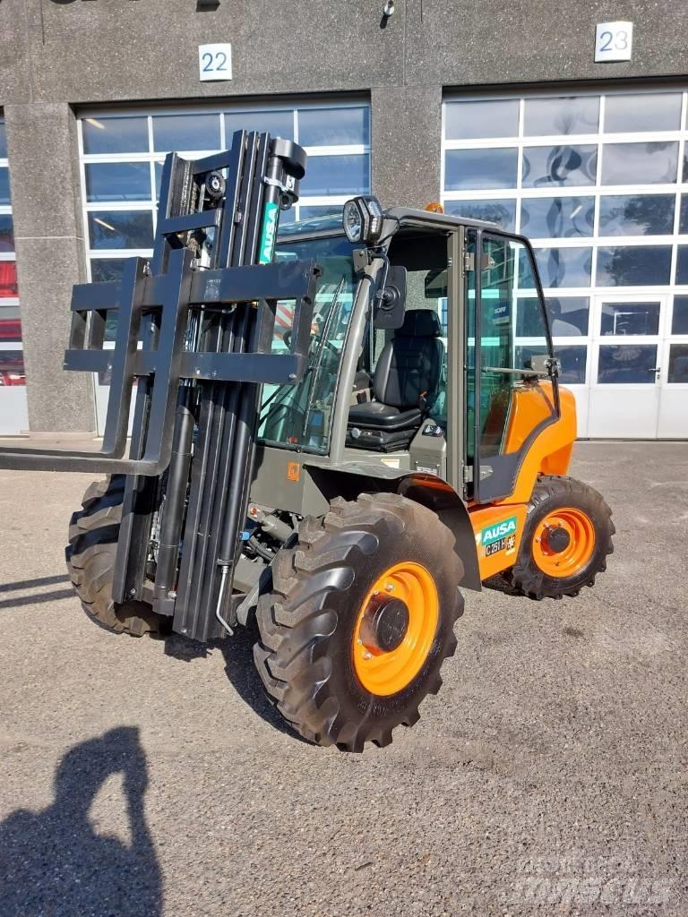 Ausa C 251 H x4 Apvidus autokrāvējs