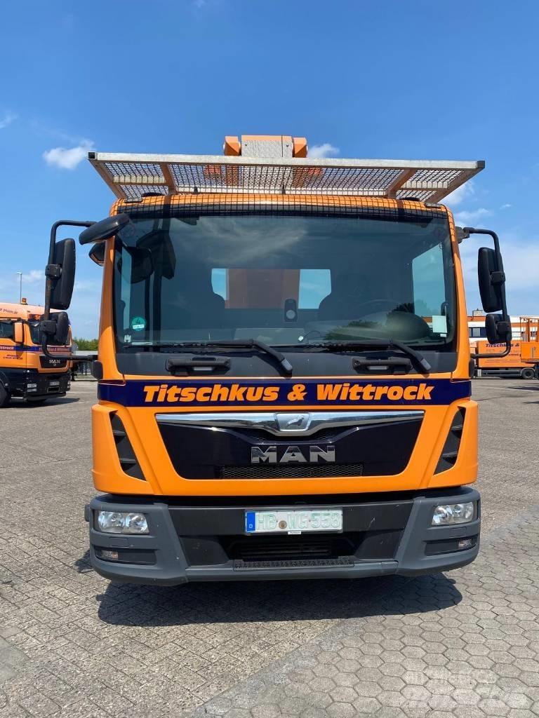 Palfinger P 300 Pacēlāji uz automašīnas bāzes