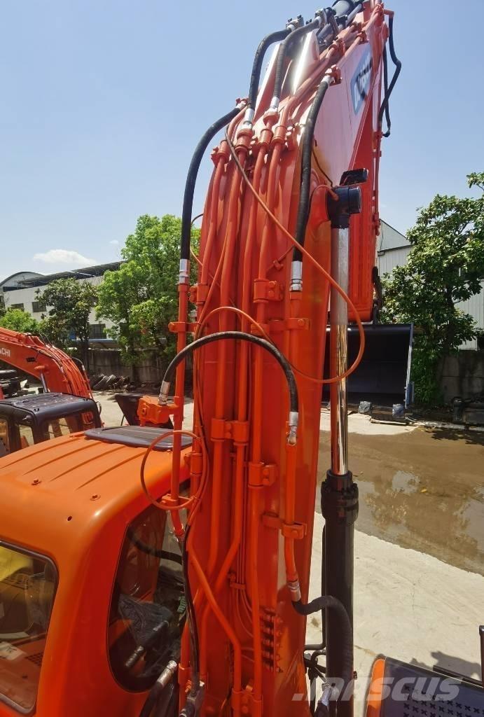 Doosan DX 225 LC Kāpurķēžu ekskavatori