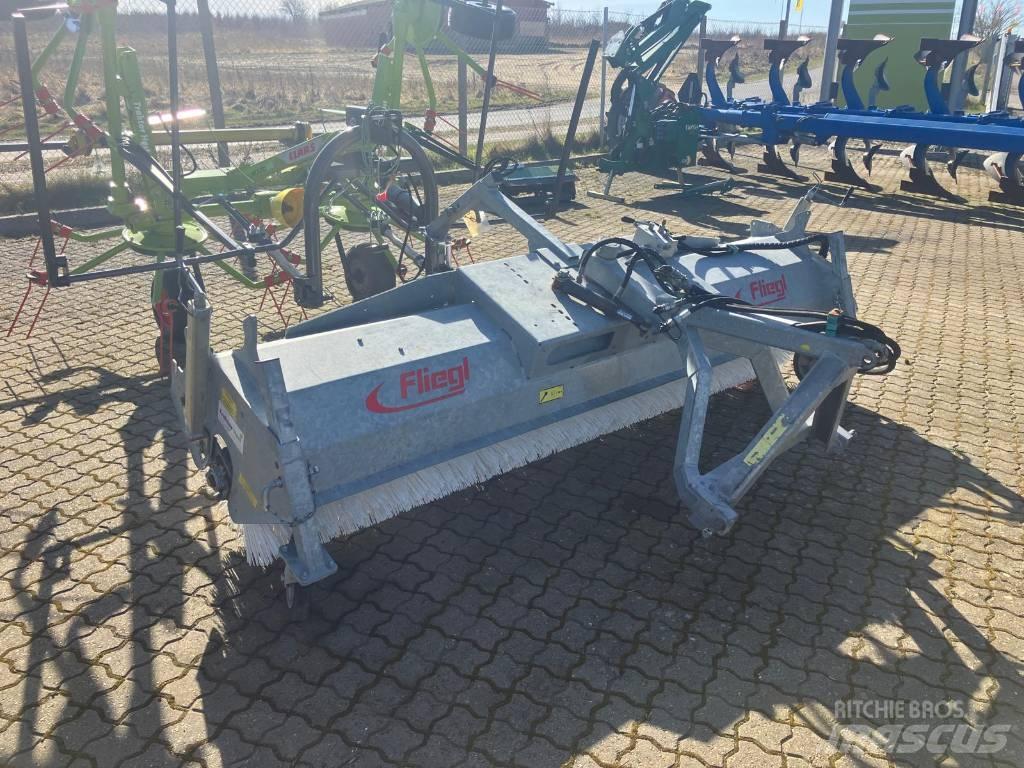 Fliegl Kost 2,8 m. Cits traktoru papildaprīkojums