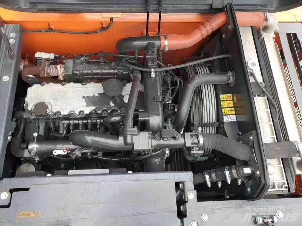 Doosan DX 225 LC Kāpurķēžu ekskavatori