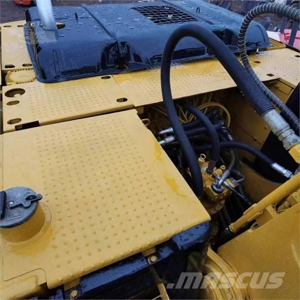 CAT 320D Kāpurķēžu ekskavatori