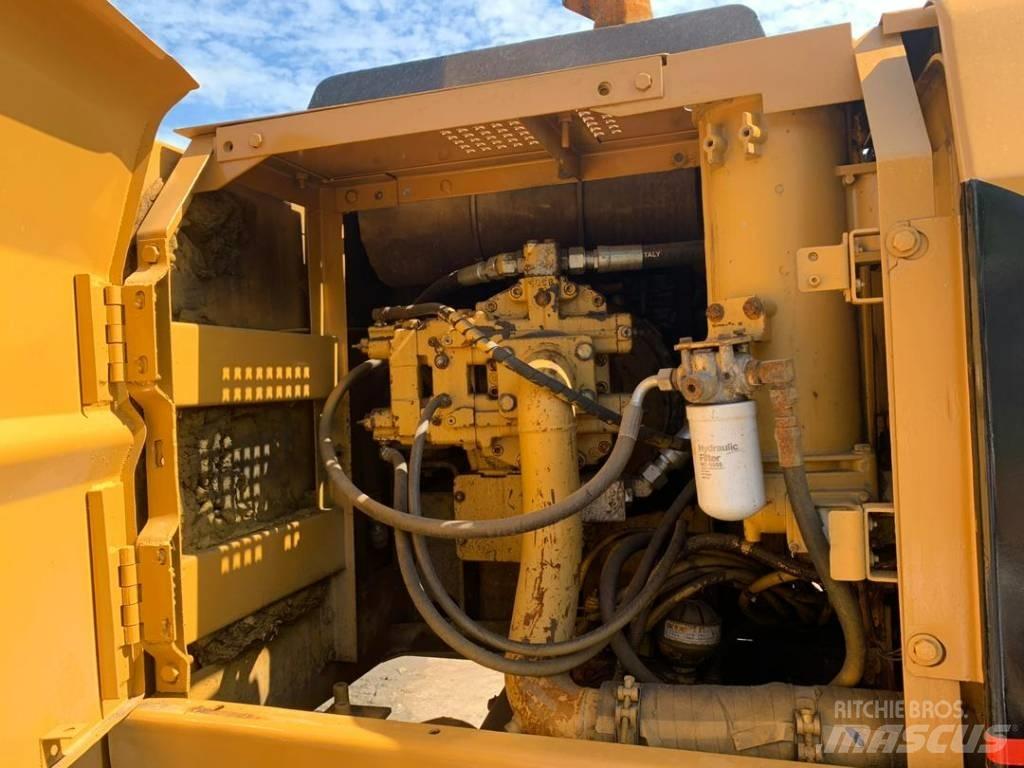CAT 320BL Kāpurķēžu ekskavatori