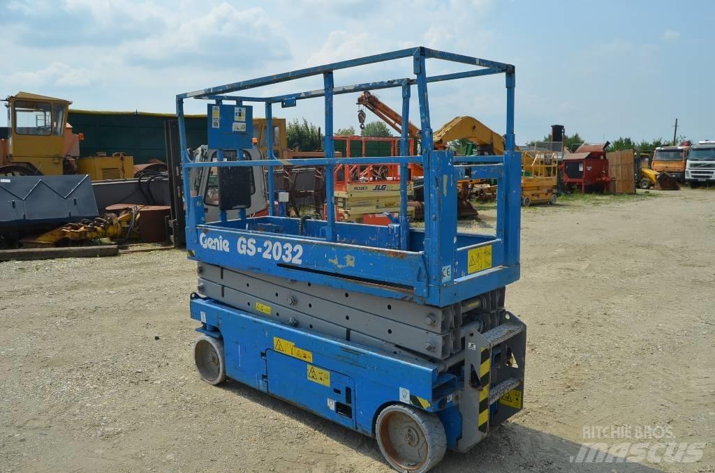 Genie GS 2032 Šķerveida pacēlāji