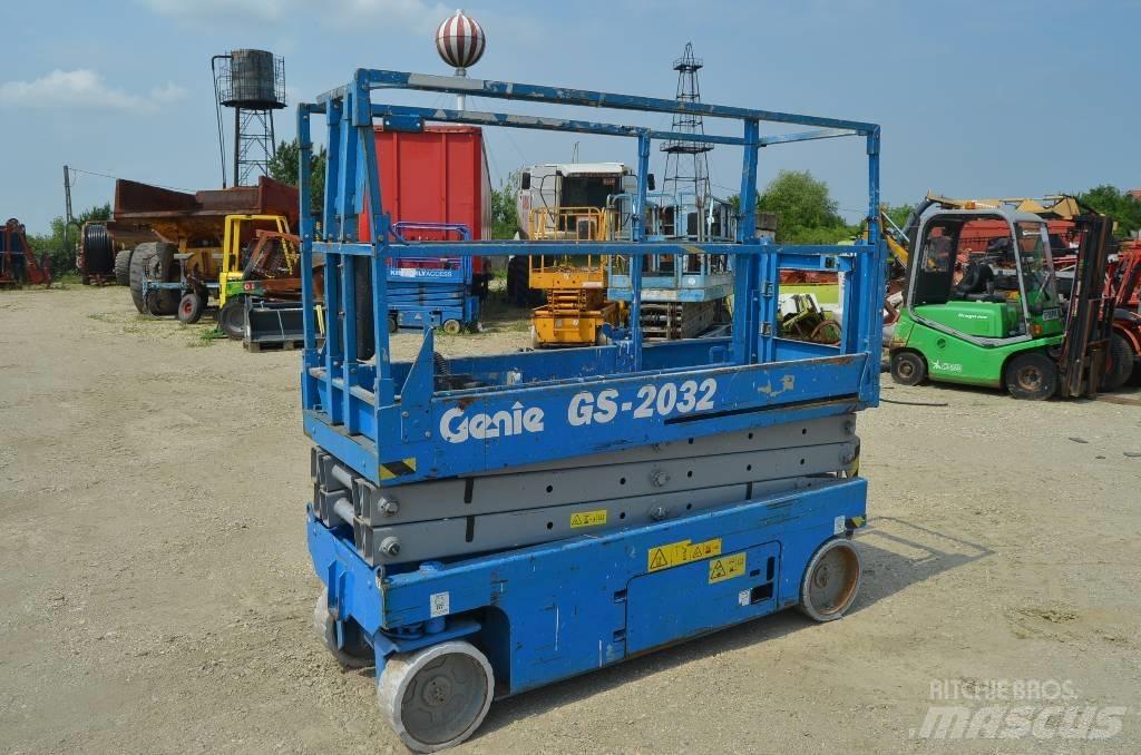 Genie GS 2032 Šķerveida pacēlāji