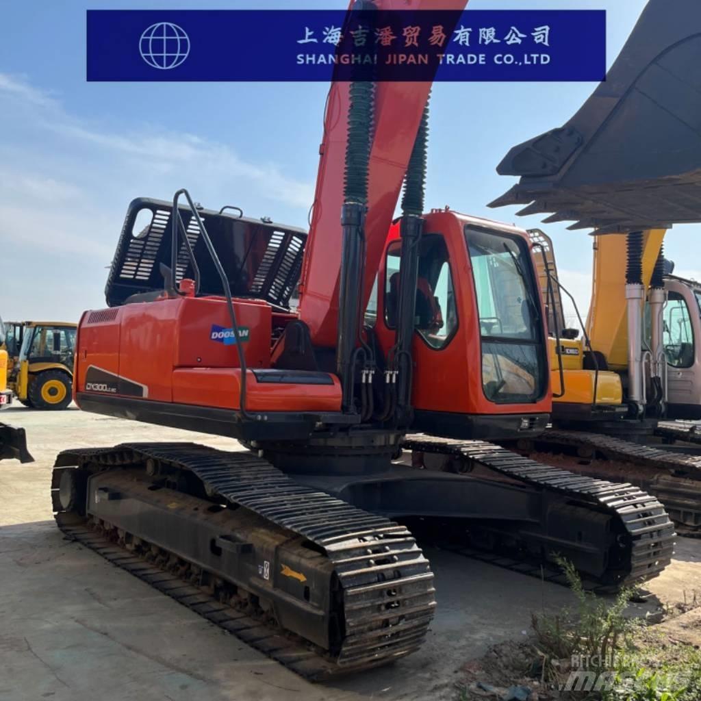 Doosan DX 300 Kāpurķēžu ekskavatori