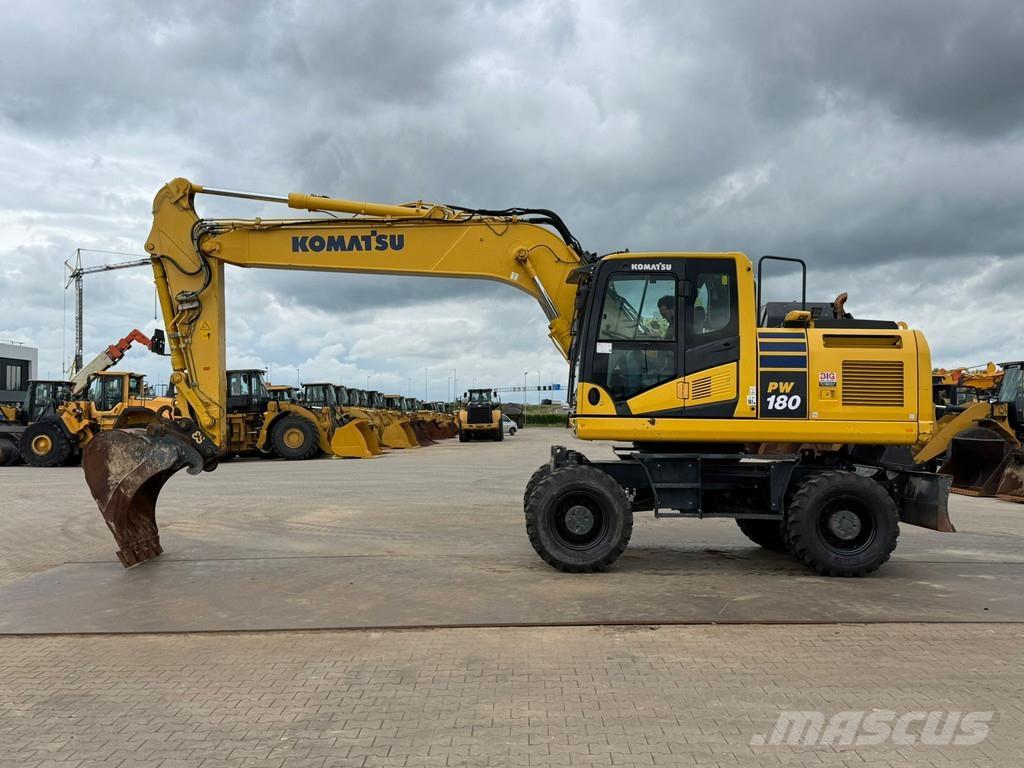 Komatsu PW180-11 Ekskavatori uz riteņiem