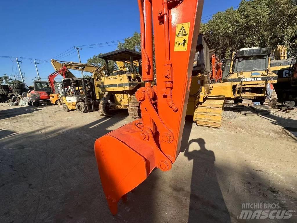 Hitachi ZX 75 Kāpurķēžu ekskavatori