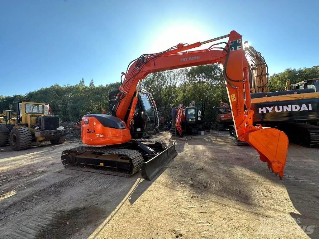 Hitachi ZX 75 Kāpurķēžu ekskavatori