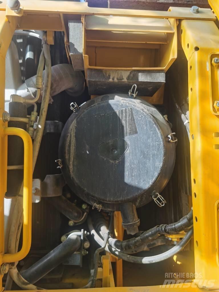 Komatsu PC 460-8 Kāpurķēžu ekskavatori