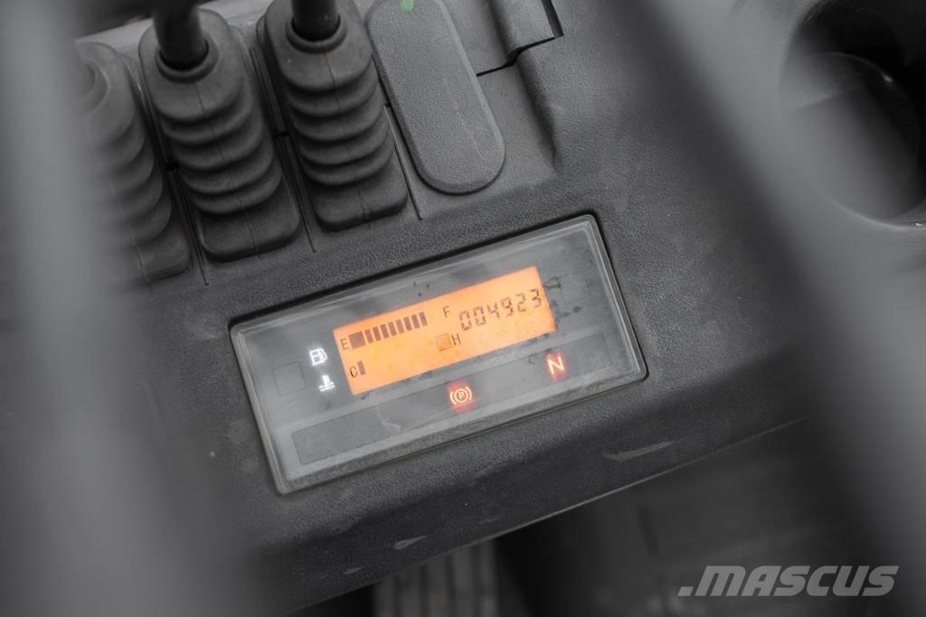 Manitou MI 30 D Tehnika ar dīzeļa dzinēju