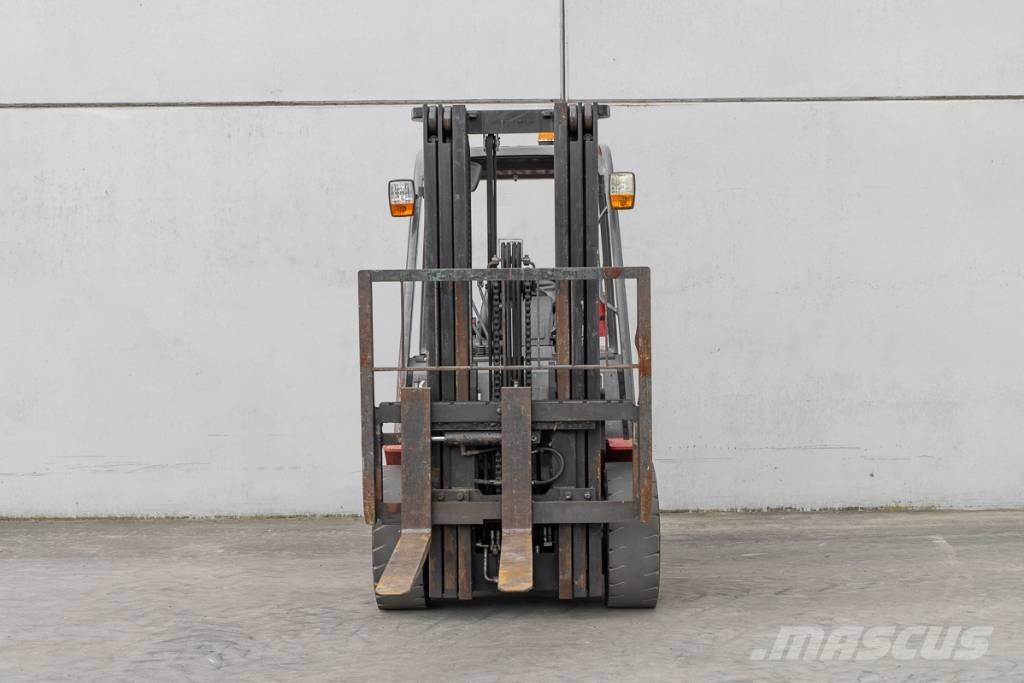 Manitou MI 30 D Tehnika ar dīzeļa dzinēju