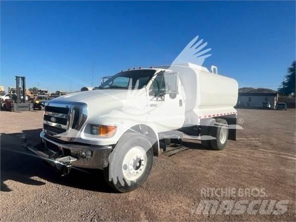 Ford F750 Autocisterna