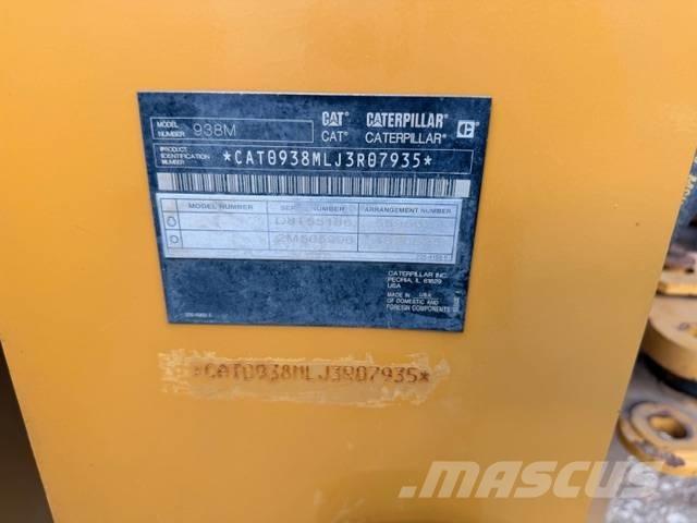 CAT 938M Iekrāvēji uz riteņiem