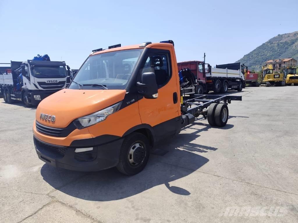 Iveco Daily 35-140 Smagās mašīnas ar celtni