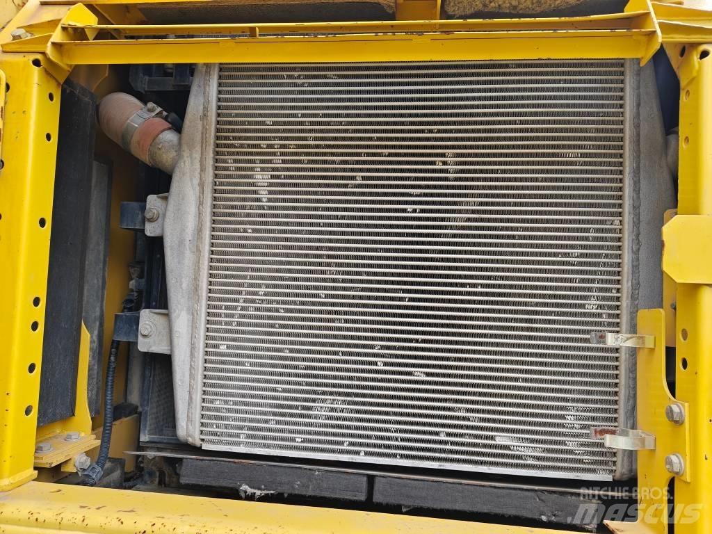 Komatsu PC 450-8 Kāpurķēžu ekskavatori