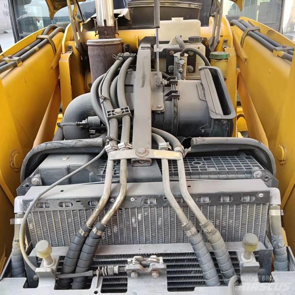 JCB 4CX Ekskavatori-iekrāvēji
