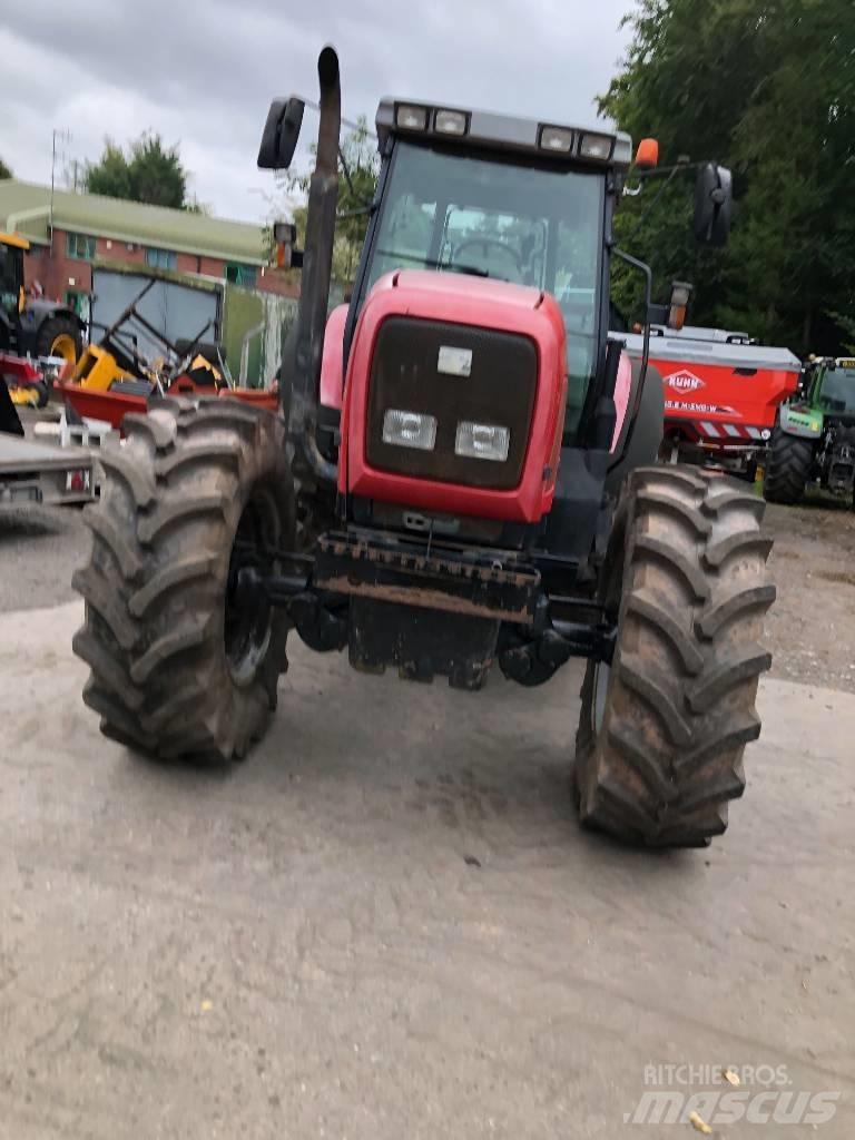 Massey Ferguson 8240 Traktori