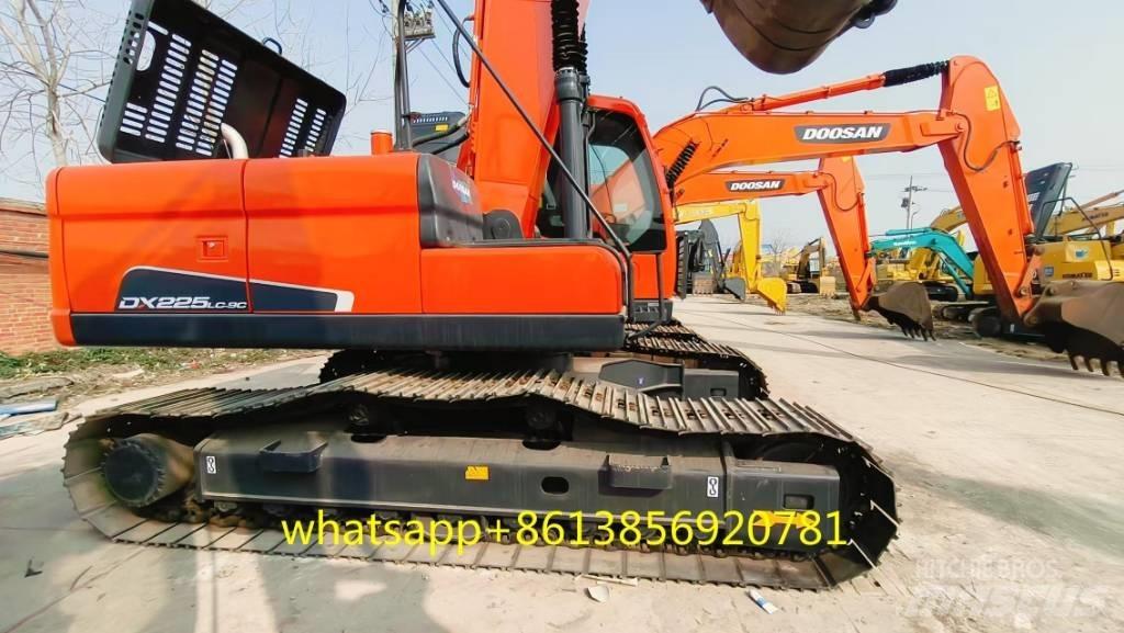 Doosan DX 225 Kāpurķēžu ekskavatori