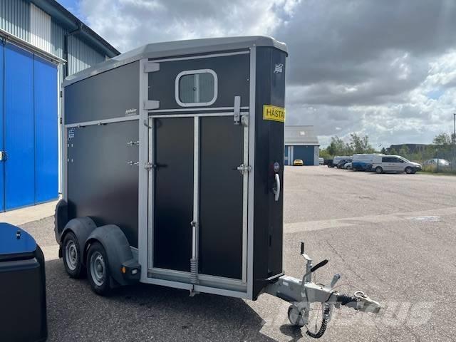 Ifor Williams HB403 Dzīvnieku transportēšanas piekabes