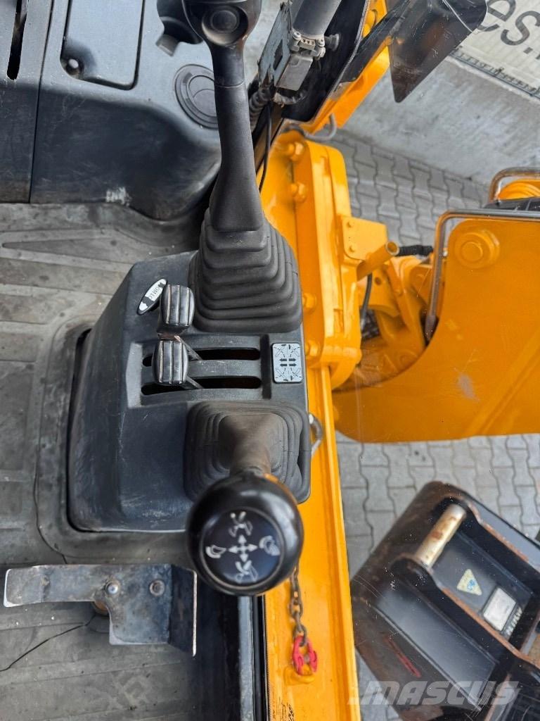 JCB 2 CX Ekskavatori-iekrāvēji