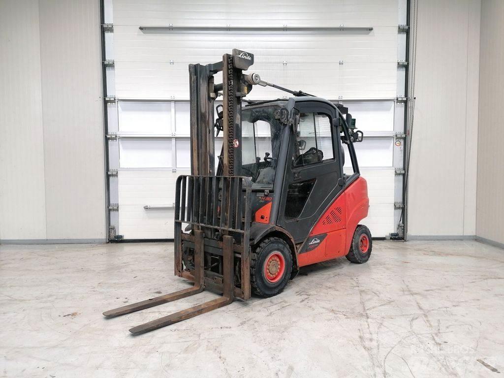 Linde H30D-02 Tehnika ar dīzeļa dzinēju