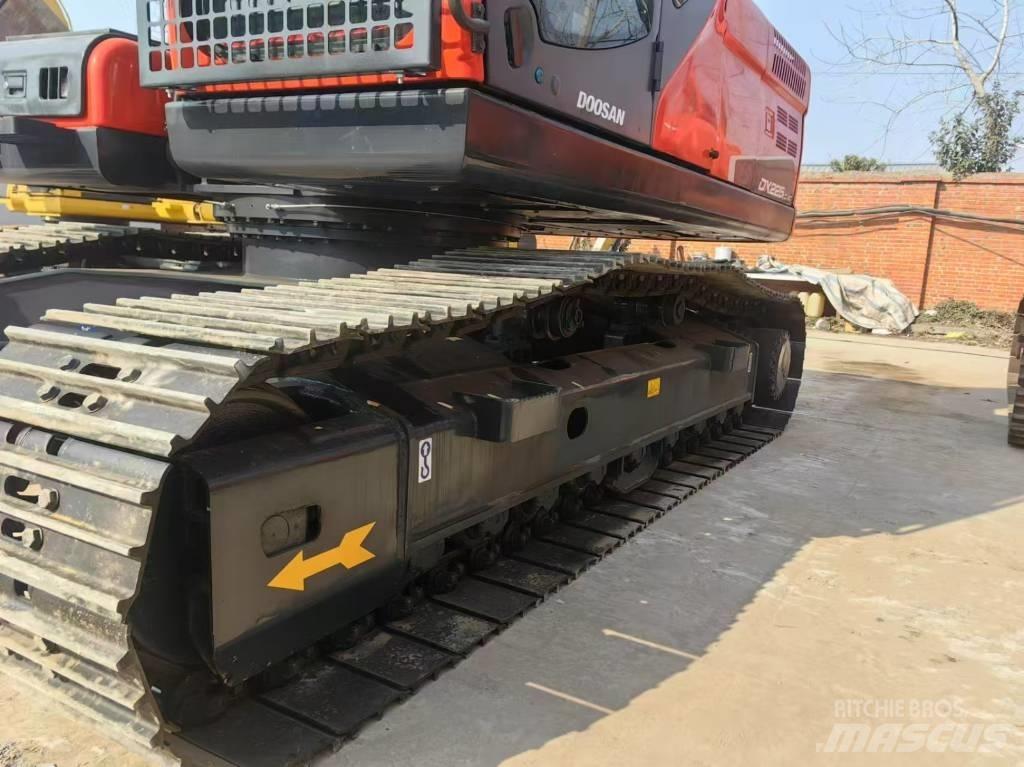 Doosan DX225LC-9C Kāpurķēžu ekskavatori