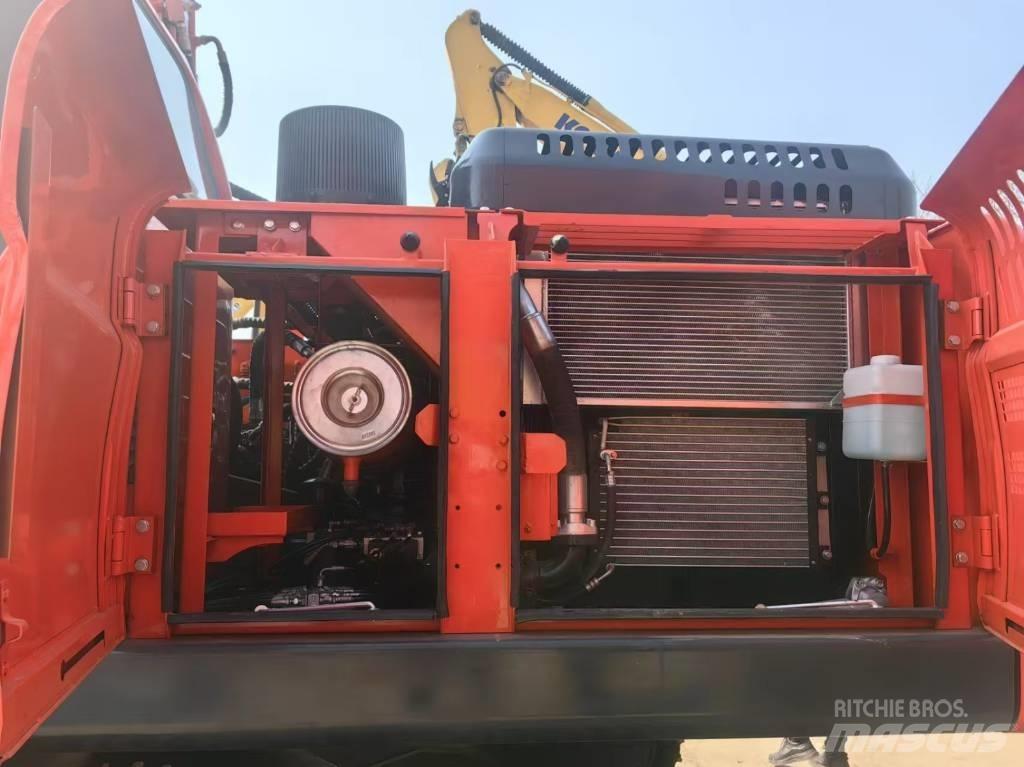 Doosan DX225LC-9C Kāpurķēžu ekskavatori
