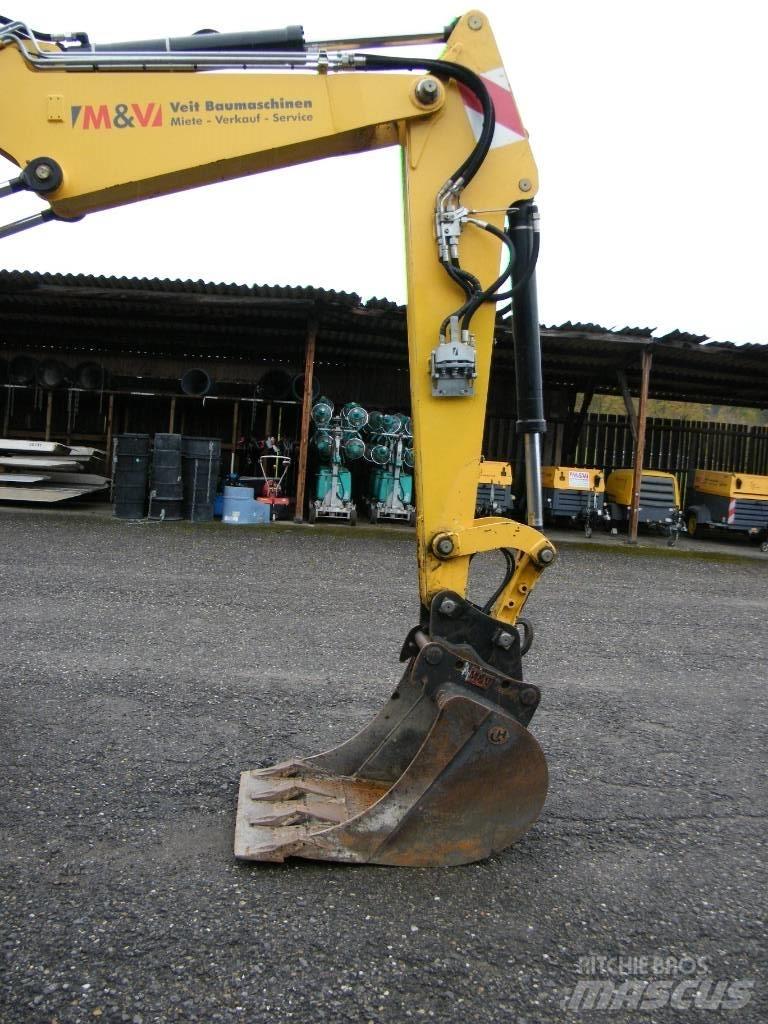 Yanmar B95W Ekskavatori uz riteņiem