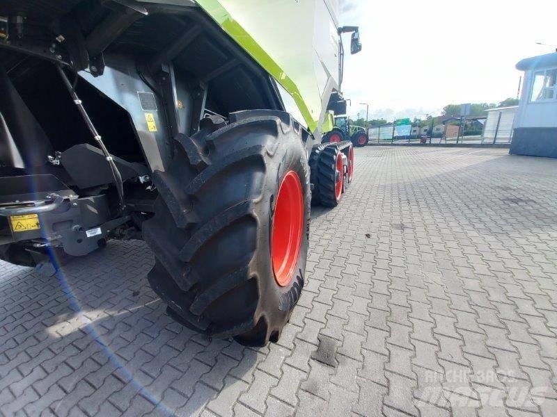 CLAAS Lexion 8800 TT Ražas novākšanas kombaini