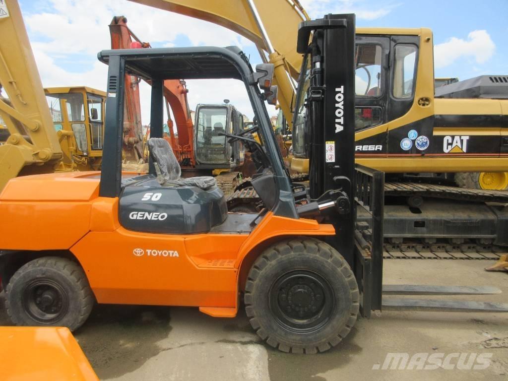 Toyota FD 50 Tehnika ar dīzeļa dzinēju